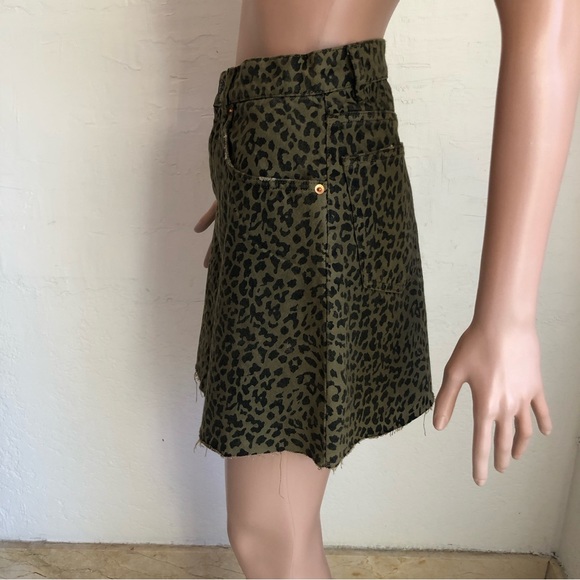 Zara Olive Green Animal Print Leopard Mini Jeans Denim Skirt Women’s Size M - Picture 3 of 16